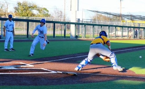 Baseball 2016_JHS8vStPauls1_WGNO Classic1_02252016_08
