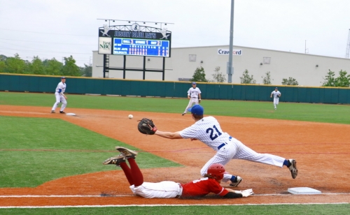 Baseball 2016_StatePlayoffsGame2_JHS5vDestrehan3_JRS_04302016_25