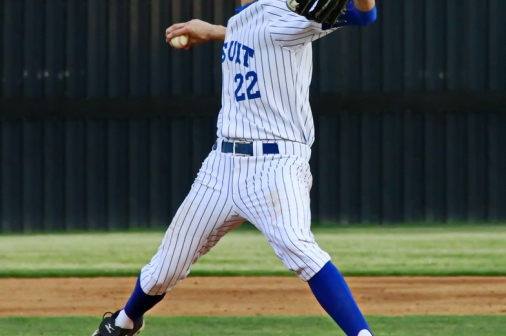 baseball_2013_stateplayoffsround2_jhsvcatholichigh_050613_23