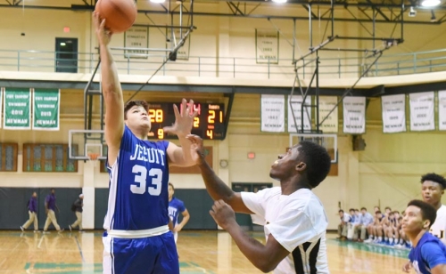 Basketball_20151211_Jesuit-v-ESJ_3149aweb