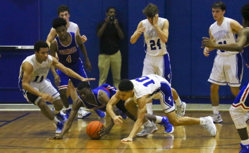 Basketball_20180224_vs-Evangel-Playoff_025