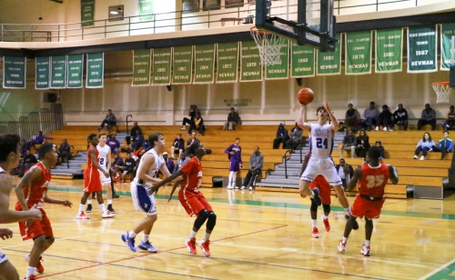 Newman-Tournament_20161207_Helen-Cox_051
