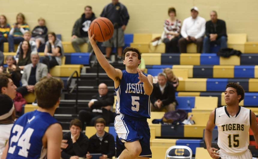 basketball_20140213_jhsvsholycross_016web