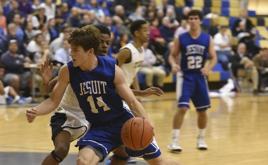 basketball_20140213_jhsvsholycross_01web