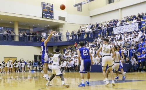 Basketball-vs-Holy-Cross_20190201_058
