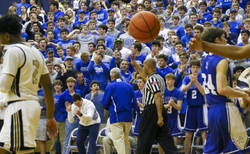 Basketball-vs-Holy-Cross_20190201_070