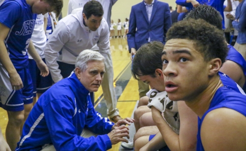 Basketball-vs-Holy-Cross_20190201_073