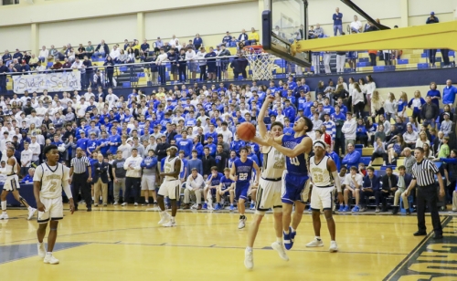 Basketball-vs-Holy-Cross_20190201_096