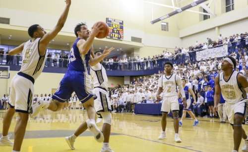 Basketball-vs-Holy-Cross_20190201_108