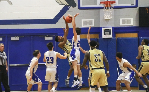 Basketball_20180206_vs-Holy-Cross_027