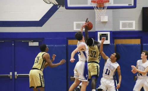 Basketball_20180206_vs-Holy-Cross_038