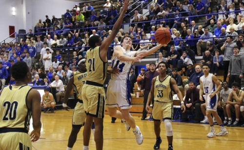 Basketball_20180206_vs-Holy-Cross_044