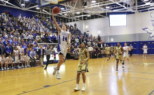Basketball_20180206_vs-Holy-Cross_087