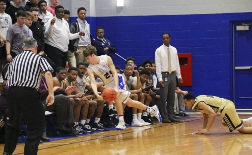 Basketball_20180206_vs-Holy-Cross_091
