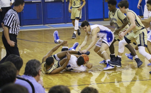 Basketball_20170131_Holy-Cross_096