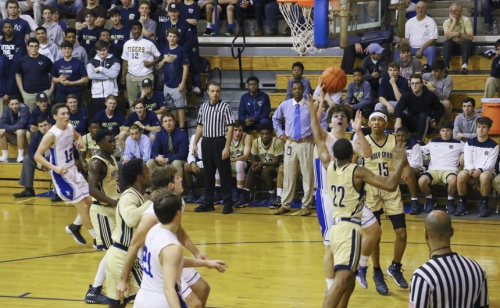 Basketball_20170131_Holy-Cross_138
