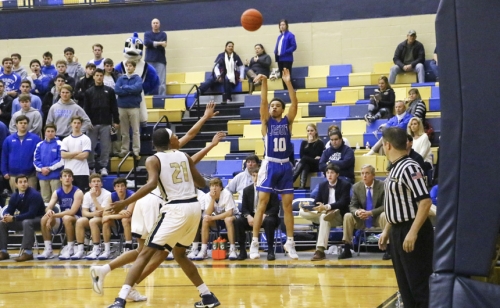 Varsity-Basketball_20180112_Holy-Cross_069