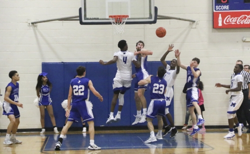 Basketball_20180302_vs-McKinley_Quarterfinal_075
