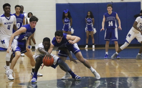 Basketball_20180302_vs-McKinley_Quarterfinal_079