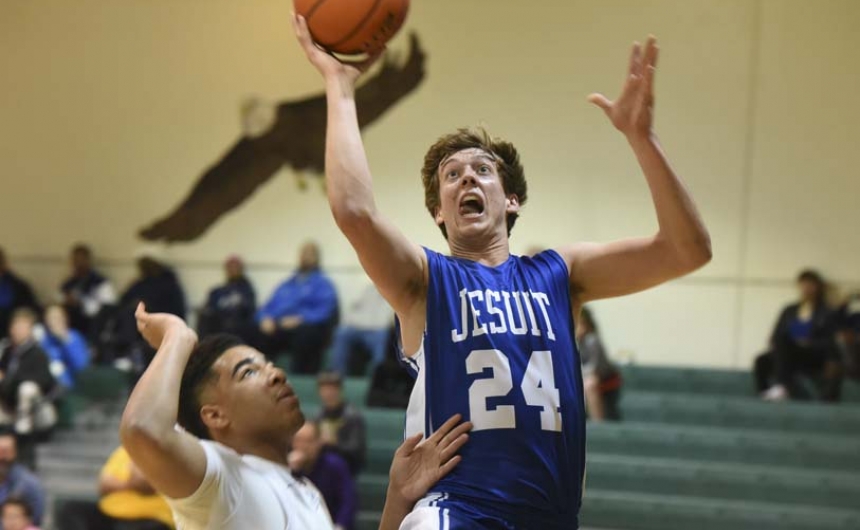 basketball_20150219_jhsvsshaw_02web