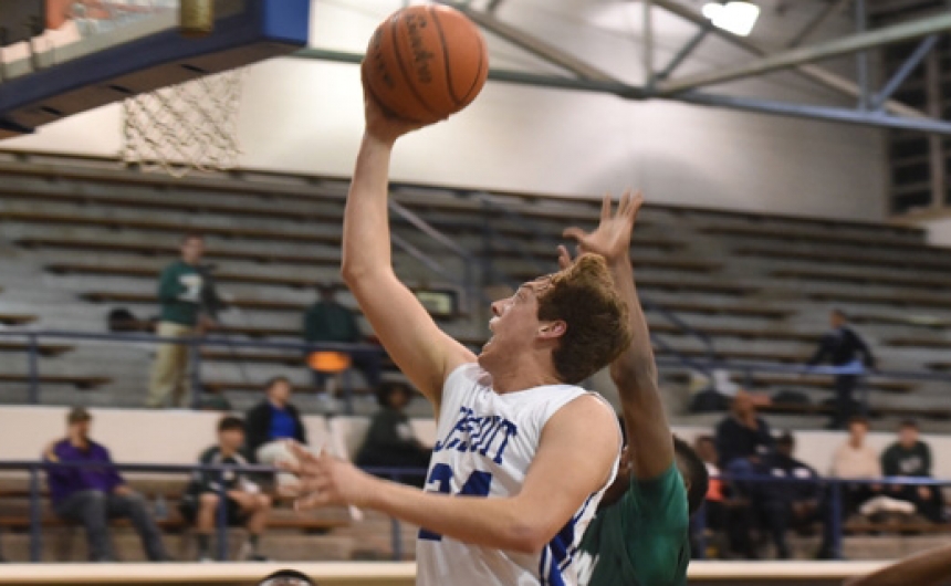 basketball_20150203_jhsvsshaw_feature2