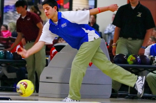 bowling_2013_jhs_v_bonnabel_032113_04bainsworth