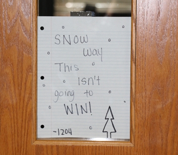 StudentLife_20151210_ChristmasDoorDecoratingContest_013