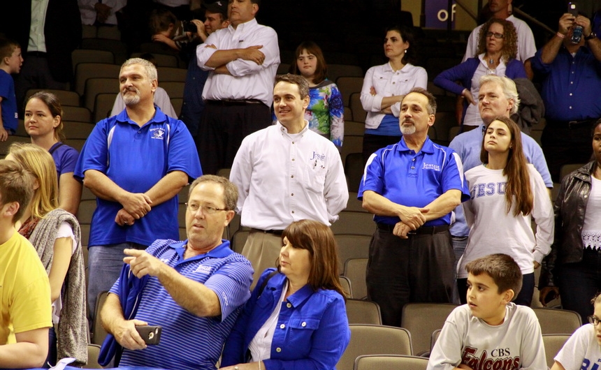 faces-in-the-championship-game-crowd_46