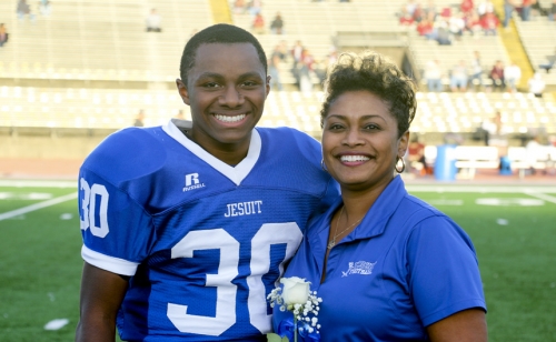 FootballSeniorNight_20181026_09