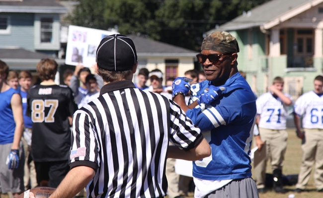 homecomingweek_friday_faculty-seniorsfbgame_20131025_178