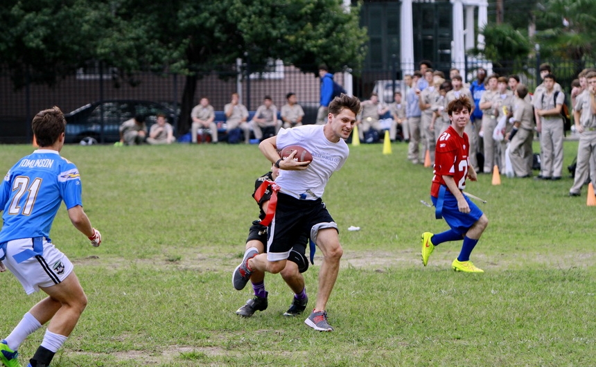 homecoming-week_senior-faculty-football_10022014_11