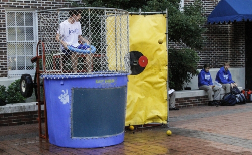 Homecoming-Week_20161005_Dunking_Booth_0001
