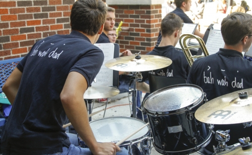 Homecoming-Week_20161003_Monday-Lunch-German-Band_002