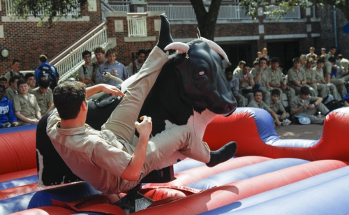 Homecoming-Week_20161004_Tuesday-Lunch-Bull_009