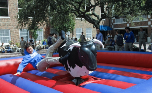 Homecoming-Week_20161004_Tuesday-Lunch-Bull_013