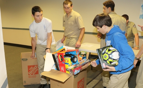 MCJROTC_20151211_Toys-for-Tots-Drive_040