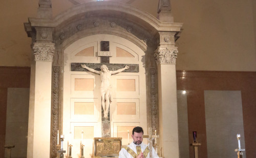 JMotherSonMass_012