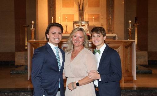 JMotherSonMass_080