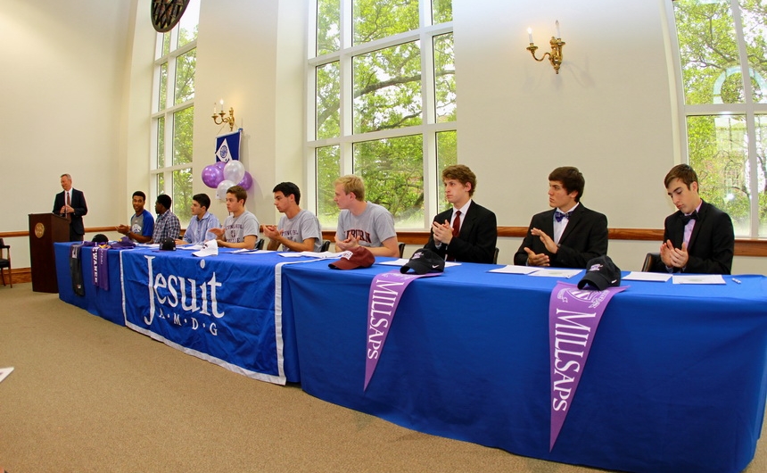 college-athletic-commitments_ncaa-spring-signing-day_06