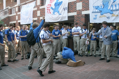 studentlife_lunchtimepeprally_20130913_002