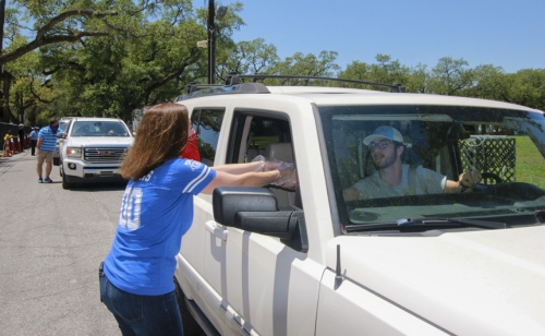 Senior-Day-2020-Jambalaya-Drive-Thru19