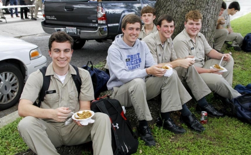 SeniorWeek_20160426_Tuesday_Jambalaya-CabbageBall_0046web
