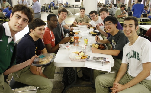 SeniorWeek_MondayLunch_20160425_029
