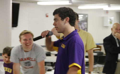 SeniorWeek_MondayLunch_20160425_115