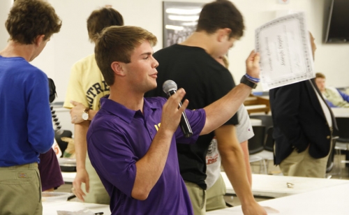 SeniorWeek_MondayLunch_20160425_162