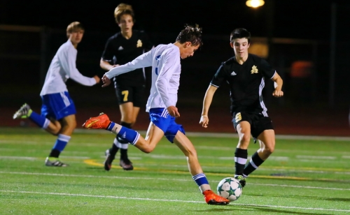Soccer 2016-17_StPaulsTourney_JHS2vStAmant0_12162016_03