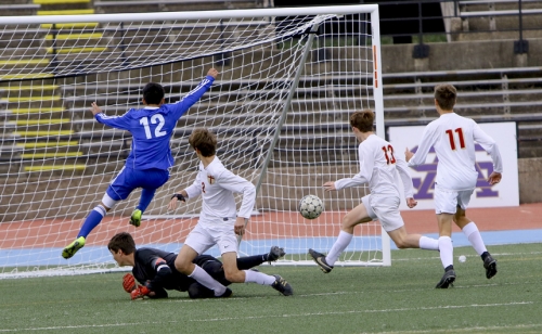 2017_Soccer_vsBroMartin_District_20170128_0767