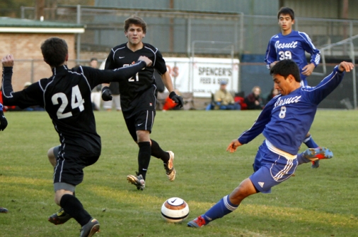 12-27-12_soccer_vs-_catholicbr_05web