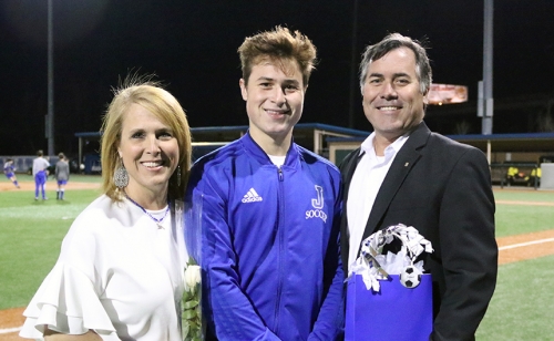 Soccer_vs_Newman_SeniorNight_20180129_21