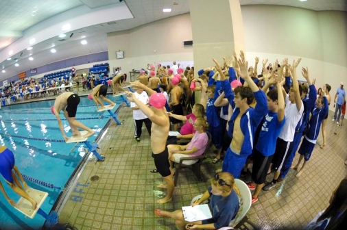 swimming_20131012_400_free_relay_start_web